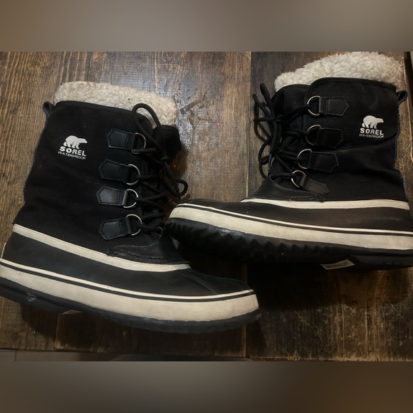 Sorel Shoes - SOREL Women's Black and White Out N About Plus Waterproof Duck Boots Sz.10